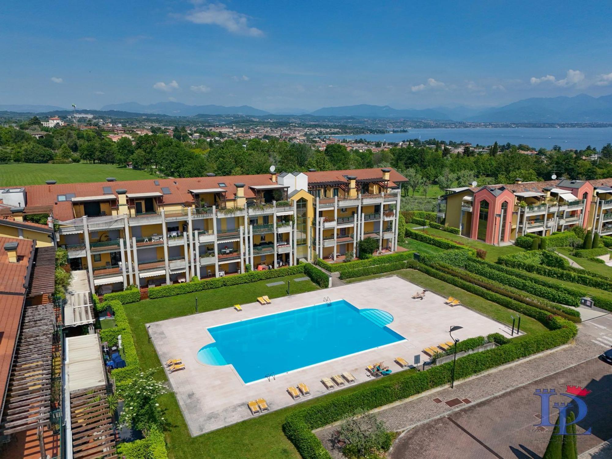 Desenzanoloft Official Partner Marriott Homes & Villas - Paradise Lake View In A 5 Pools Exclusive Residence Дезенцано-дель-Гарда Экстерьер фото